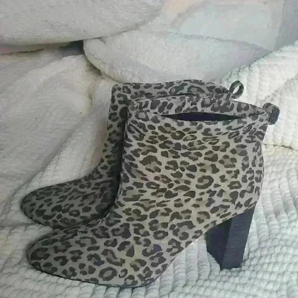 Charles by Charles David Womens Bally slip on Booties sz 7 - Picture 5 of 8